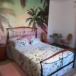 Oliveiras Apartment *