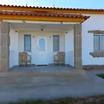 Apartment Oliveiras *