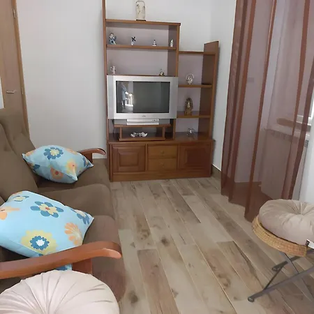Apartment Oliveiras *